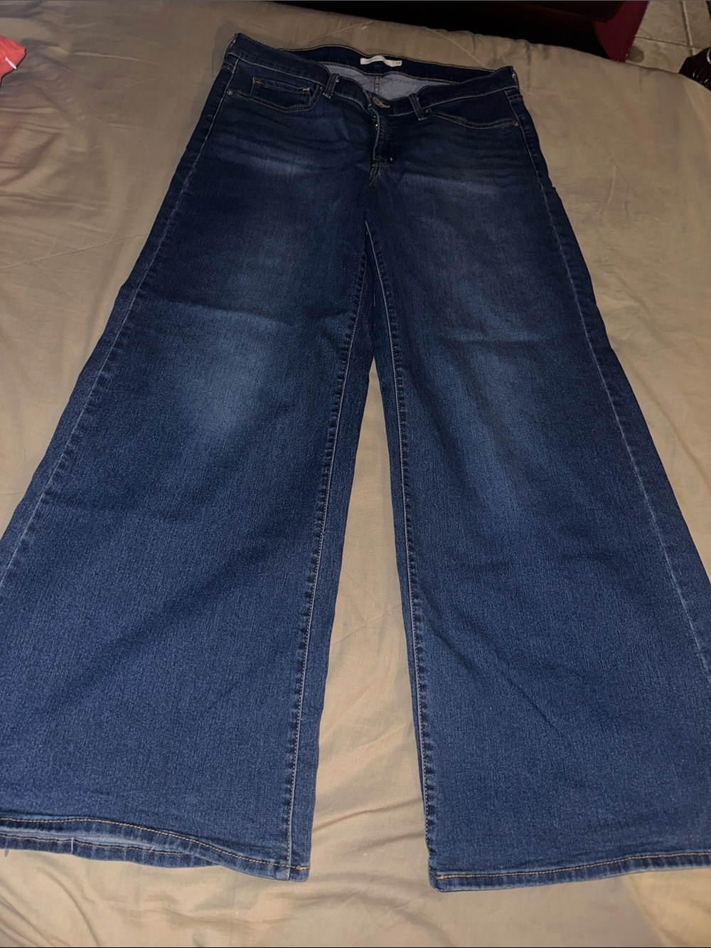 Levi’s 318 SHAPING WIDE LEG